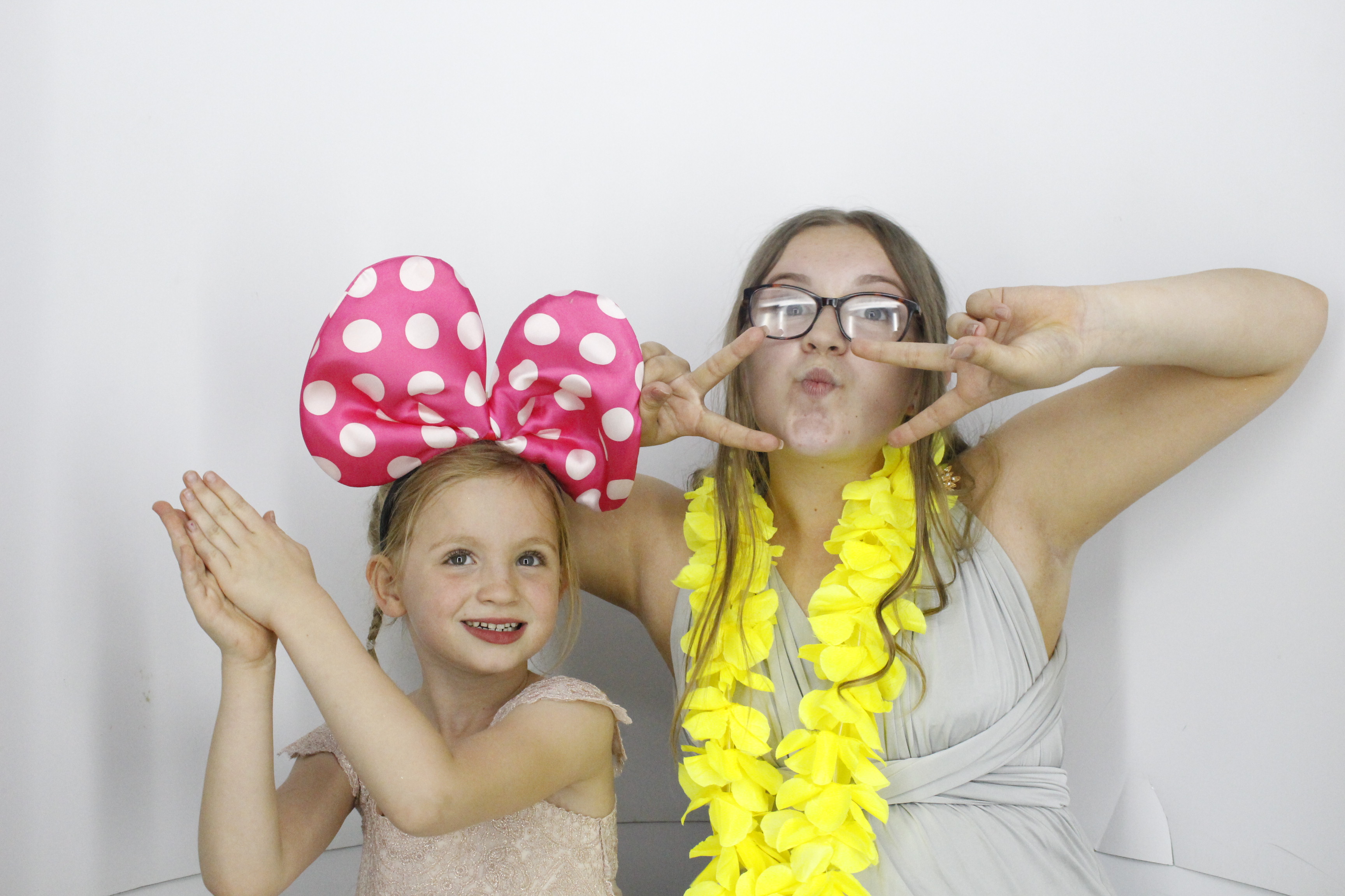 Sam & Rachel's Wedding | View more photos from the event at gallery.myphotoboothexperience.co.uk/u/MyPhotoBoothExperienceLtd/Sam-Rachels-Wedding